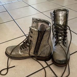 Manchester size 9 leather boots